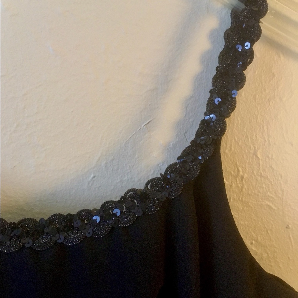 Dress - Picture 2 of 6